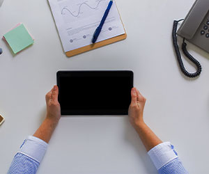 Maior rede de drogarias do Brasil adota app e passa de 80 para 700 visitas de inspeção em um ano